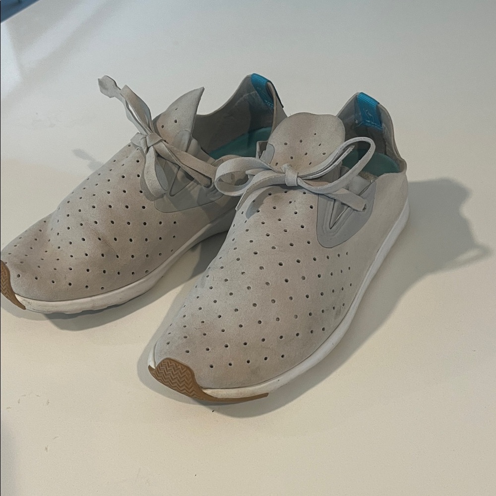 Native Shoes Women's Light Gray Athletic Sneakers